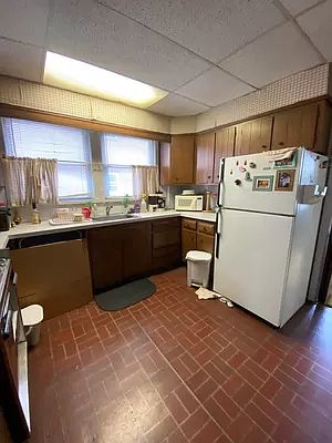 5th image of 14120 Hoover Ave