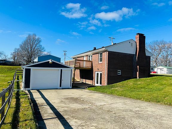 3rd image of 811 Clifton Dr