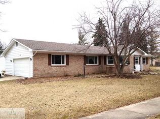 4309 Oakcrest Dr, Lansing, MI 48917