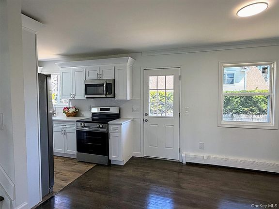 4th image of 15 Gardiners Road
