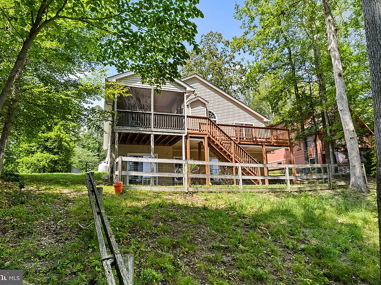 686 Lake Caroline Dr — Photo 2