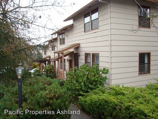 2nd image of 320 High St