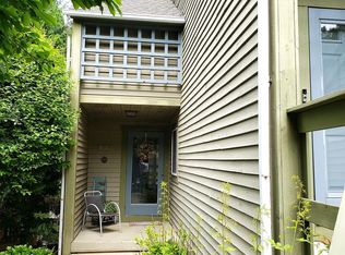 2028 Meadow Gln, Wyomissing, PA 19610