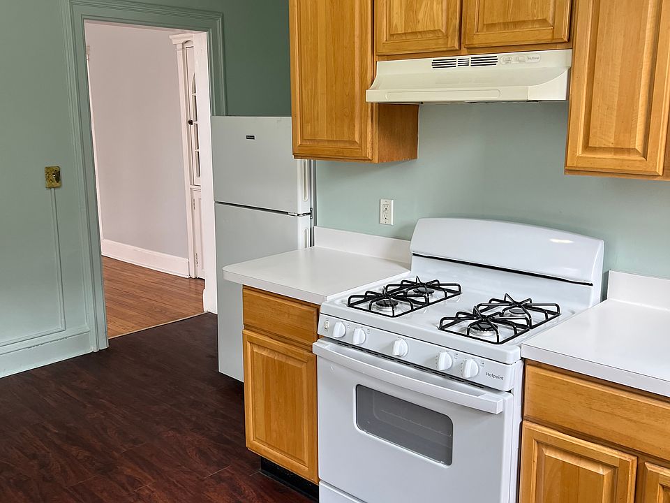 eat in kitchen