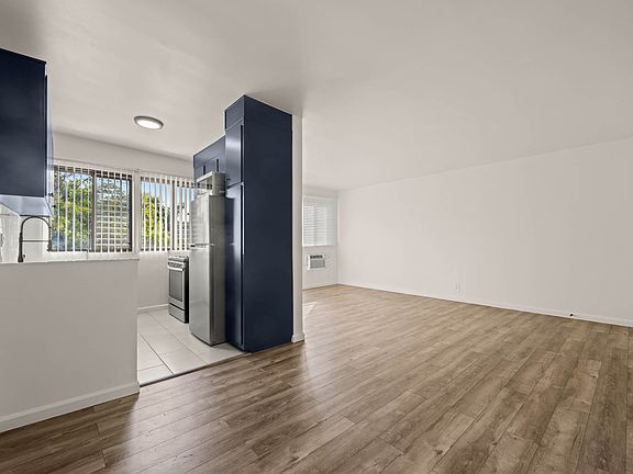 4th image of 1051 N Ogden Dr #2B-1Ba-900Sqft