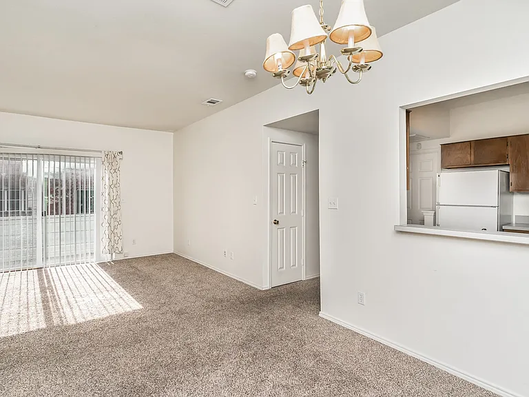 3329 Rosedale Ave #21 — Photo 9