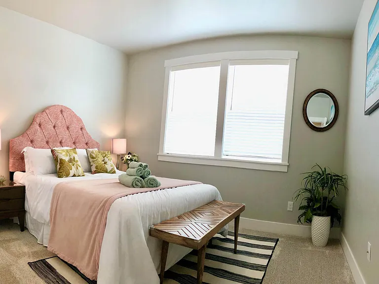 2nd Bedroom-Queen size 
* Big closet
* Memory form hybrid mattress. so comfortable.