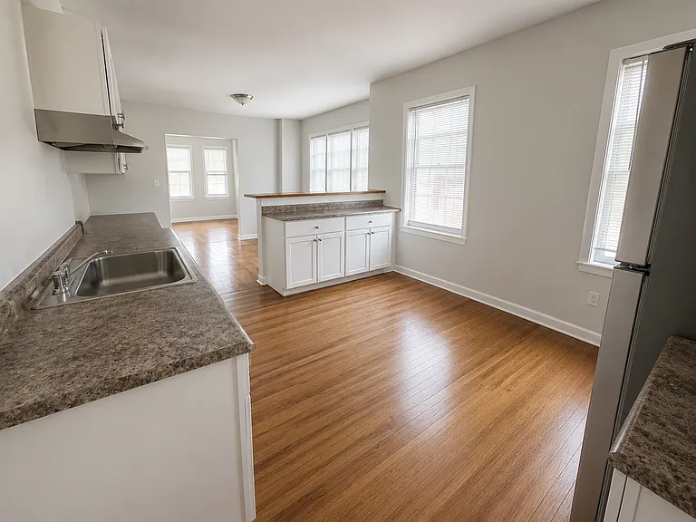 296 Columbia St #3 — Photo 8