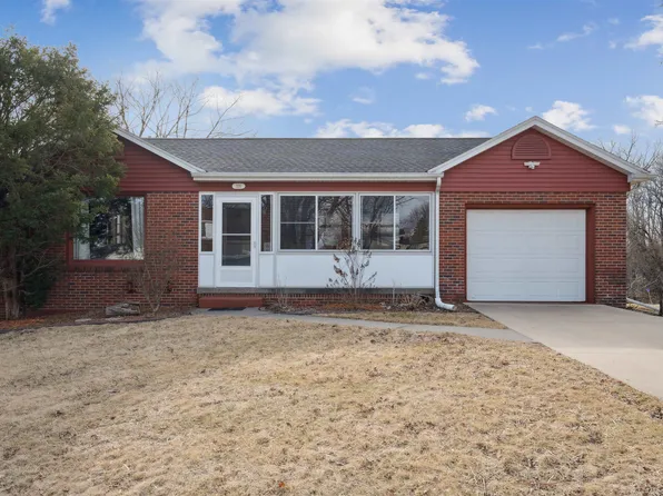 320 King St, Dubuque, IA 52001