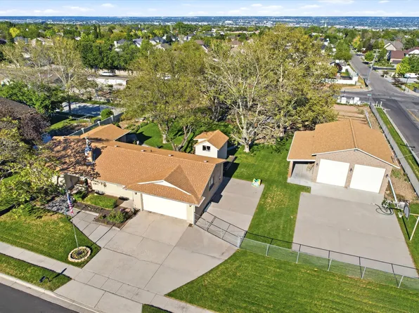 10185 S Chattel Cir W, South Jordan, UT 84095