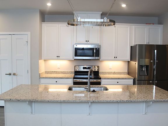 3rd image of 457 Westport St