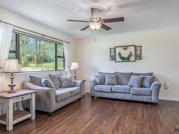 5th image of 2226 Mimosa Dr