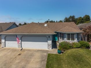 1447 Chickadee Ct, McKinleyville, CA 95519