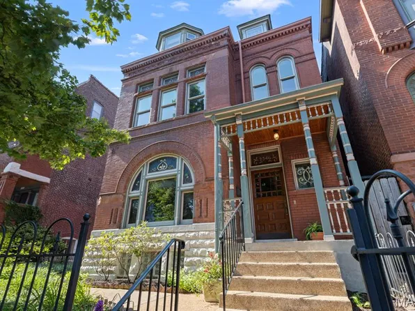 2346 Albion Pl, Saint Louis, MO 63104
