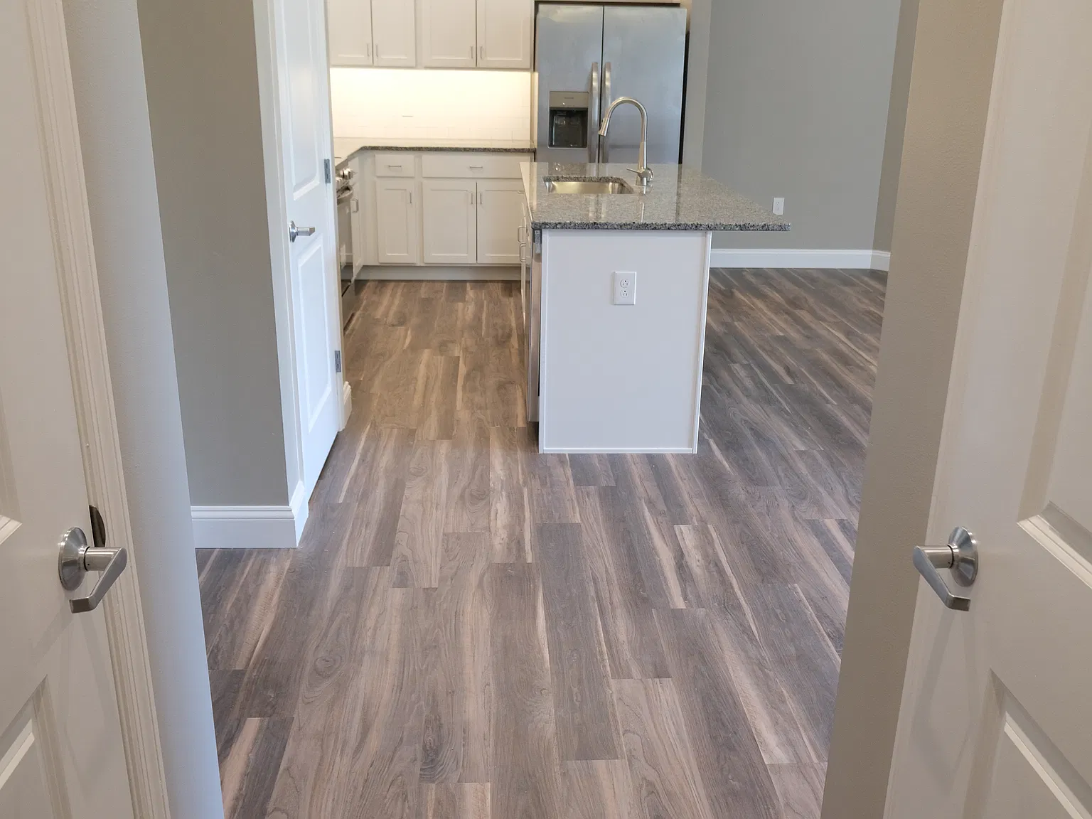 1 bed, 1100 sqft, $1,700 — Photo 2