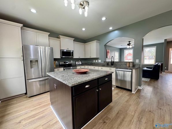 125 Crystal Springs Dr, Madison, AL 35757