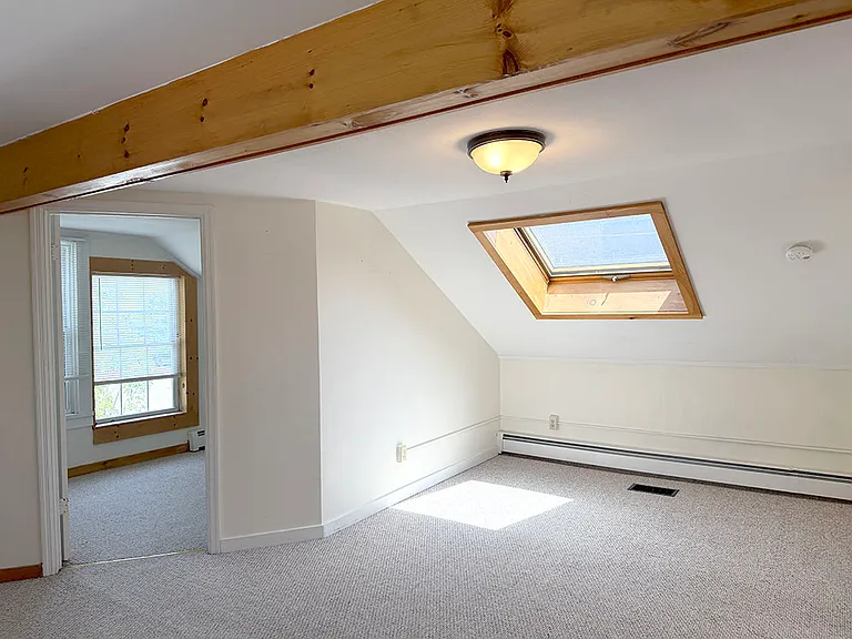 32 Nichols St #6 — Photo 2