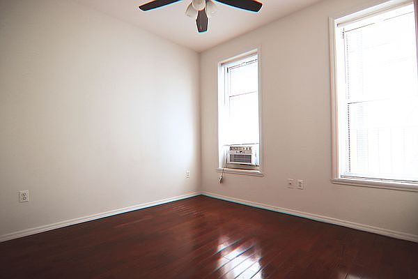 1st image of 11-36 44th Dr #3