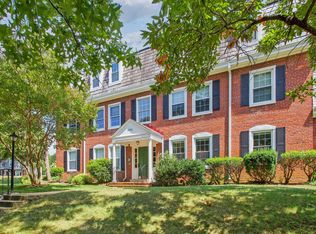 4906 30th St S APT A2, Arlington, VA 22206