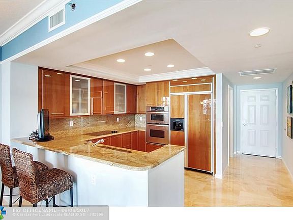 3rd image of 1819 SE 17th St APT 706