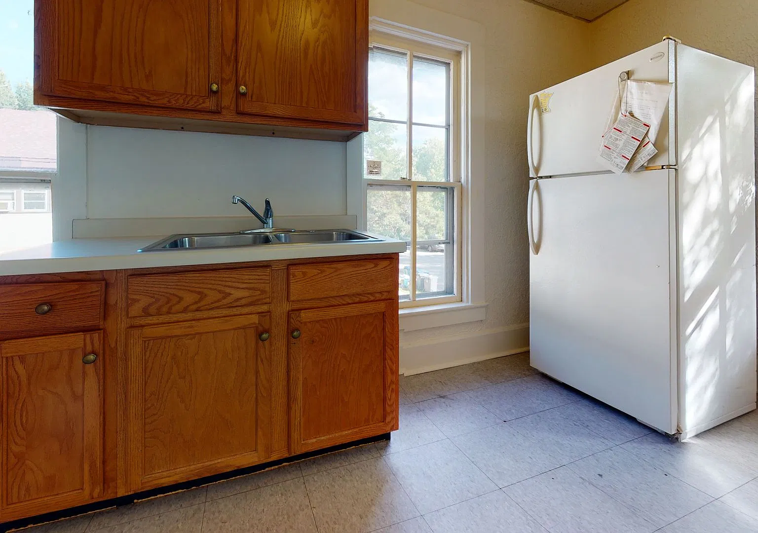 701 6th St SE — Photo 3