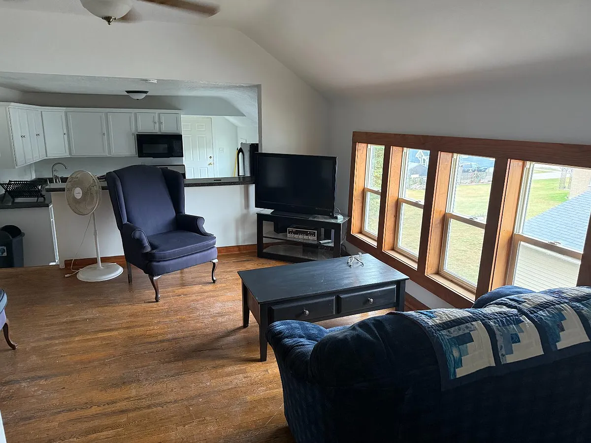 Unit Photo - 2482 Bangs St #1/2