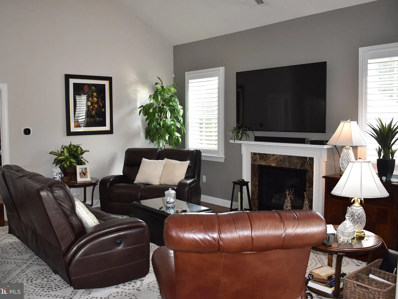 3 bed, 2.5 bath, 2509 sqft, $4,500 — Photo 3