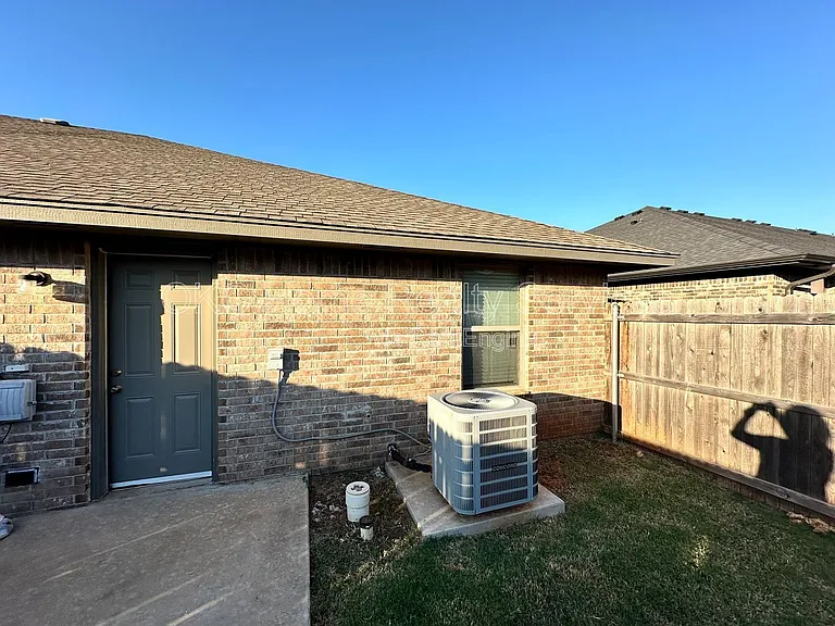 409 Summit Ridge Dr — Photo 18