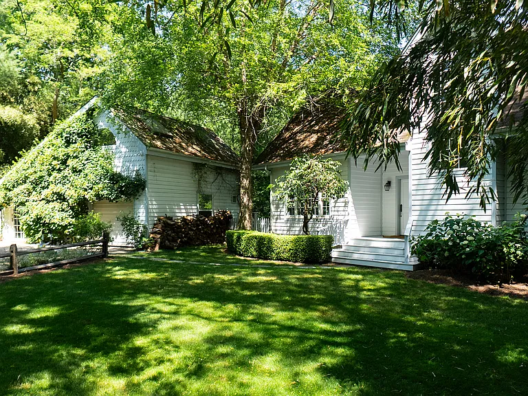 29 Meadows E — Photo 30