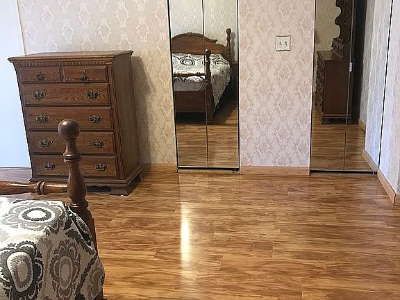 Master bedroom2 