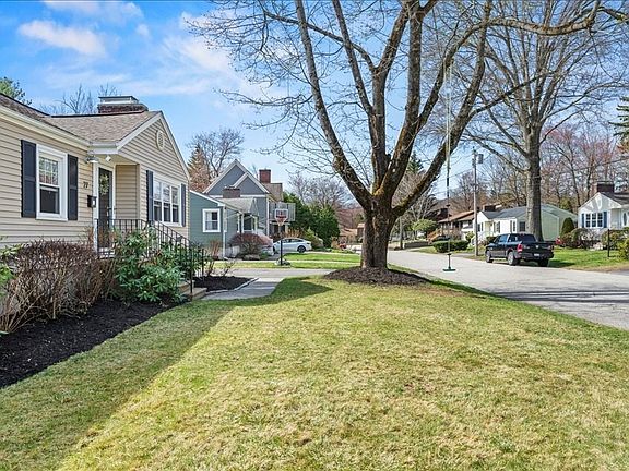 4th image of 27 Bruce Ave