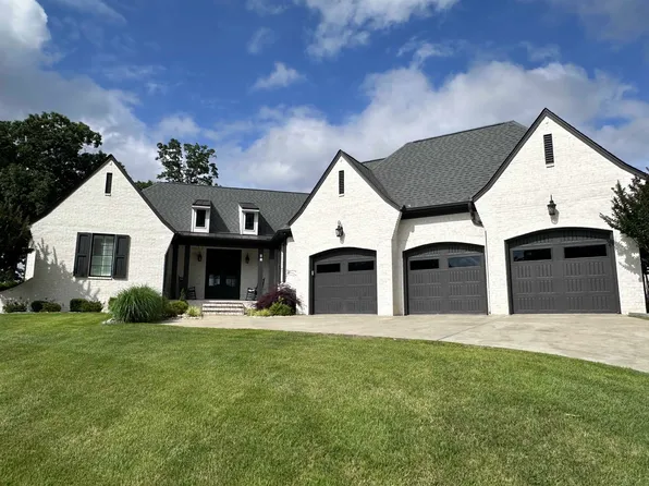 79 Crowne Point Dr, Muscle Shoals, AL 35661