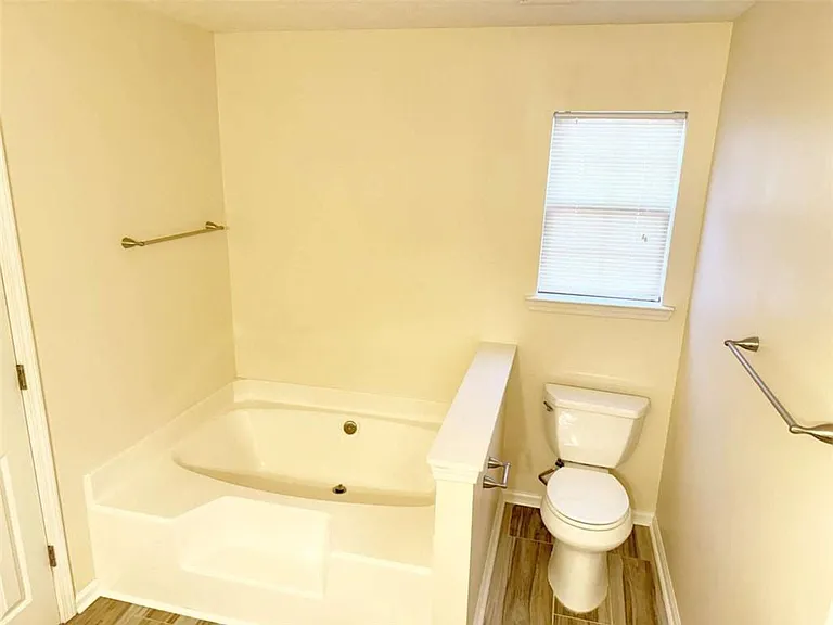 228 Solomon Dr — Photo 9