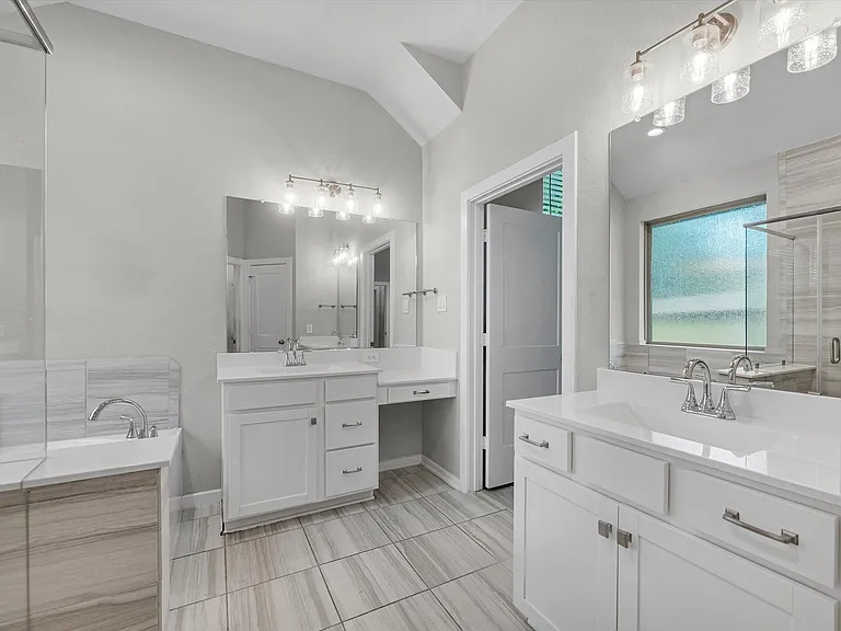 731 Lacebark Elm Trl — Photo 20