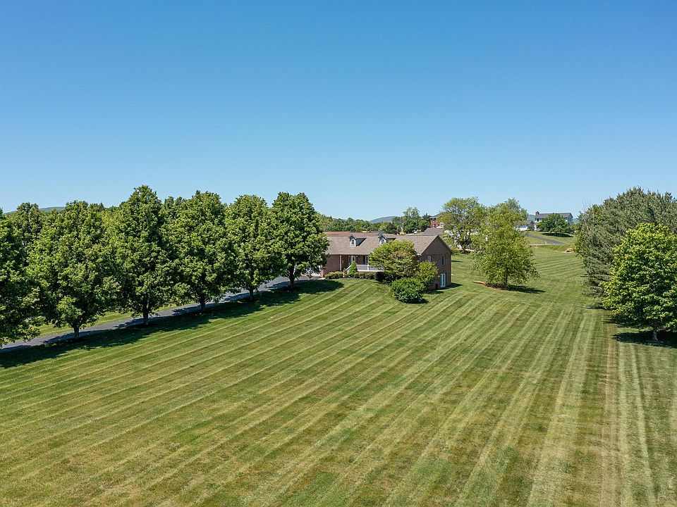 2nd image of 173 Nora Valley Dr