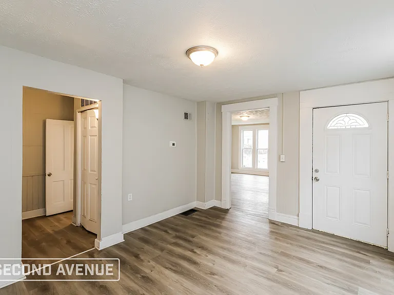 2302 Bolling Ave — Photo 5