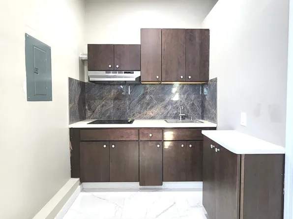 (undisclosed Address), West Babylon, NY 11704