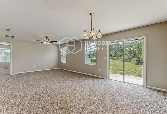 4th image of 65344 Clearwater Ct