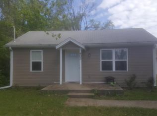 403 E Hale Lake Rd, Warrensburg, MO 64093