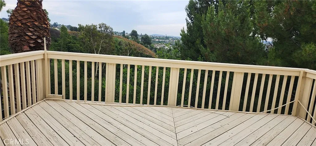5 bed, 2763 sqft, $5,500 — Photo 3