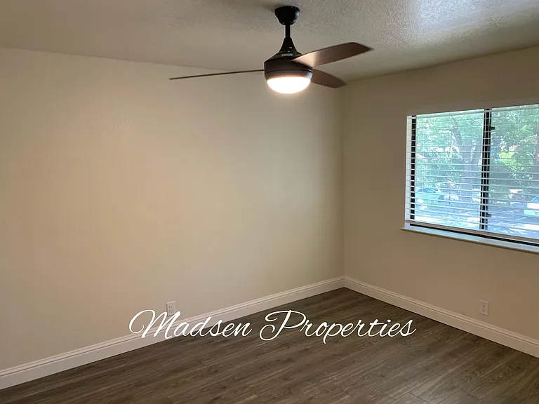 1340 West 4th Street - 4 — Photo 17