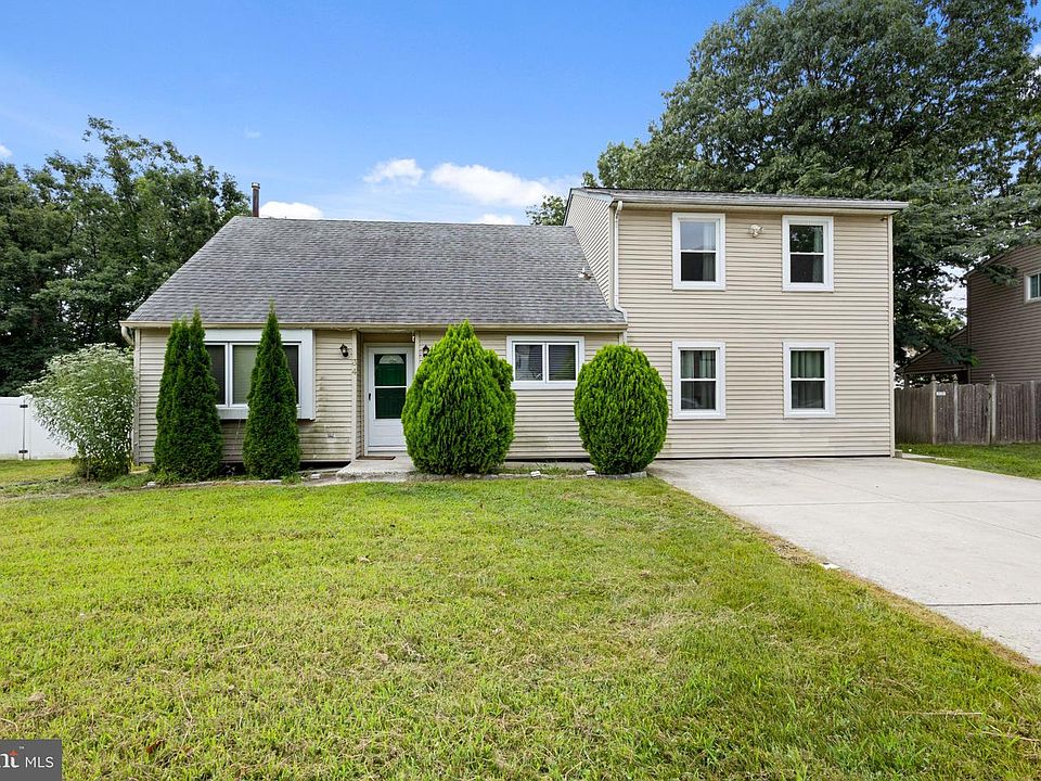 1st image of 34 Saint Moritz Dr