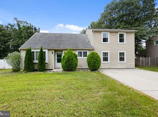 34 Saint Moritz Dr, Sicklerville, NJ 08081