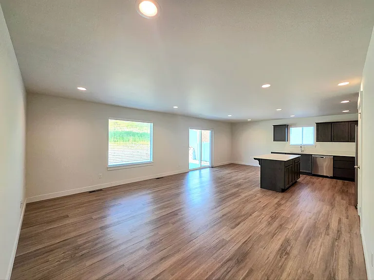 319 S Nevada Ave — Photo 12