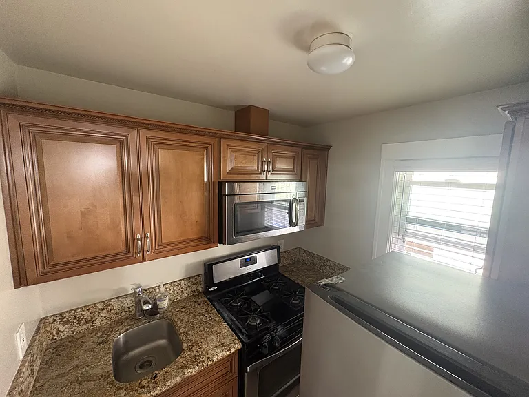 161 Chestnut St #11 — Photo 2