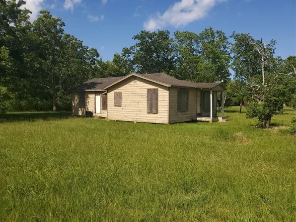 913 Whitson St, Bay City, TX 77414