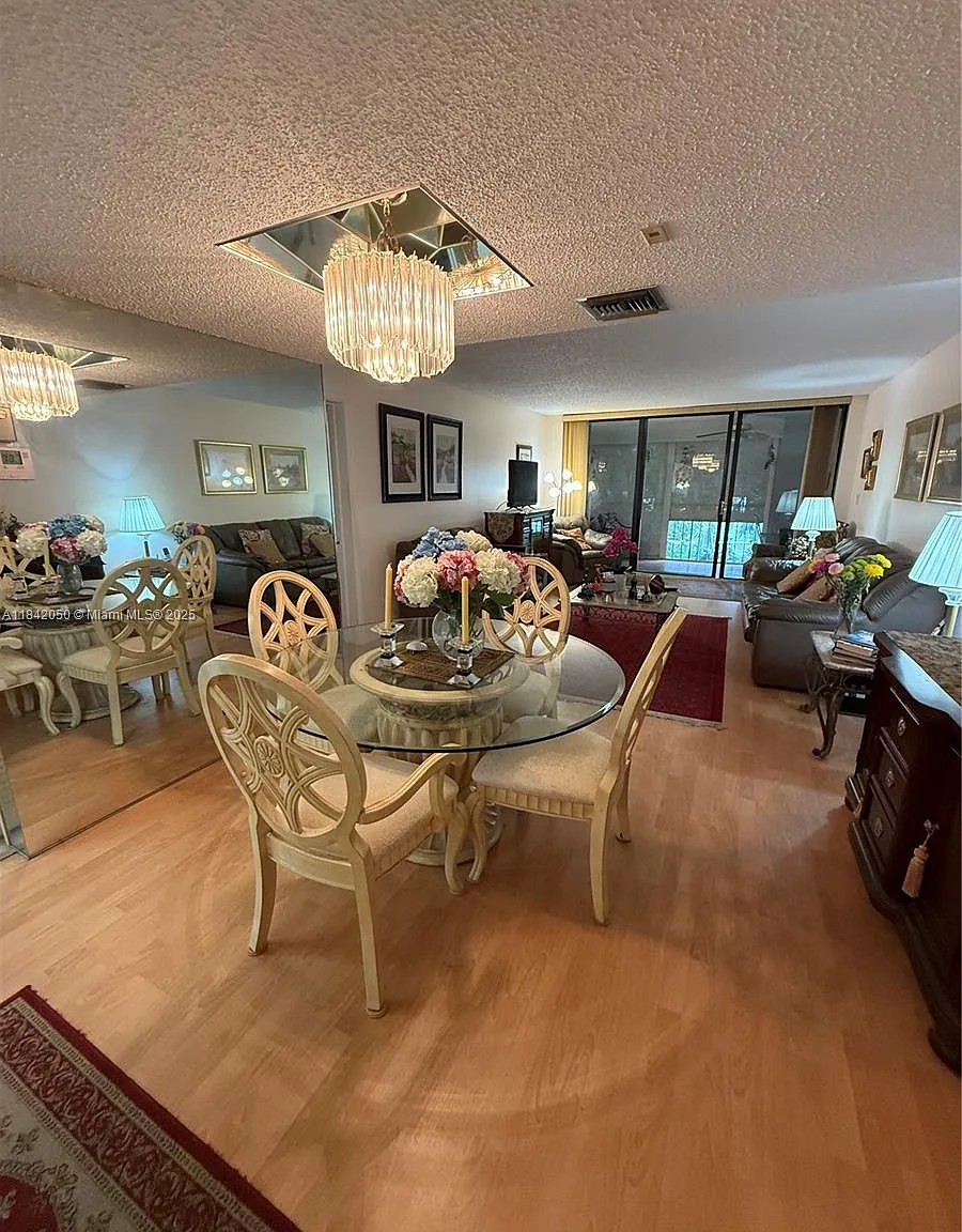 2 bed, 1500 sqft, $2,600 — Photo 4