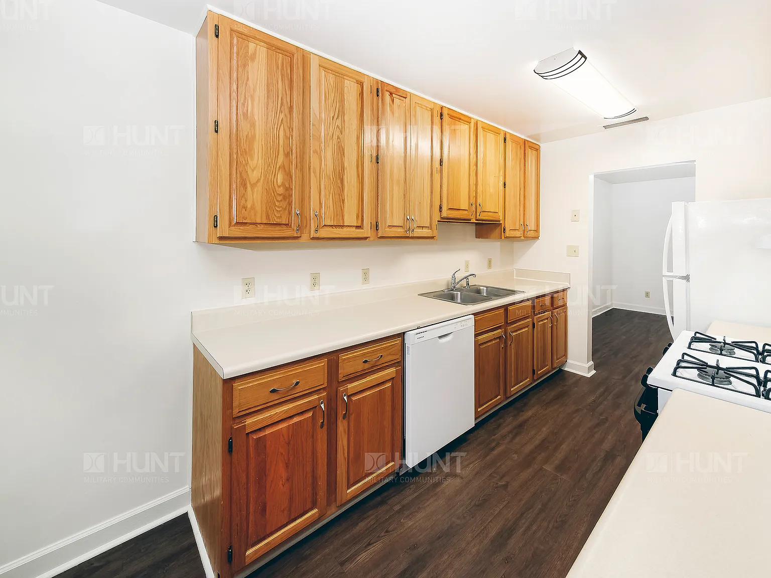 3 bed, 1306 sqft, $1,917 — Photo 2