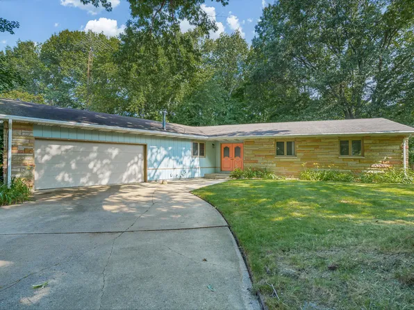 1543 Saint Joseph Cir, Saint Joseph, MI 49085