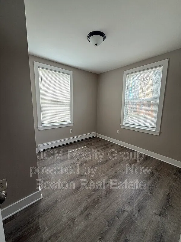 2 bed, 1.0 bath, 850 sqft, $2,400 — Photo 3